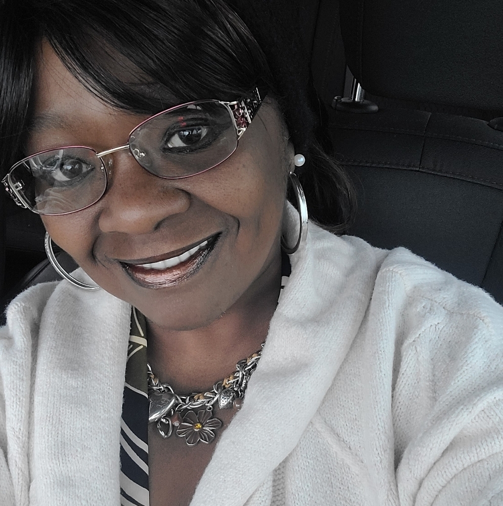 Meet your Posher, Antoinette